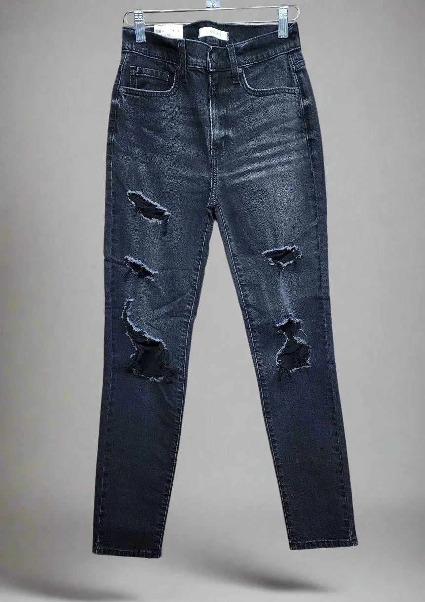Eunina Tobi mom jeans