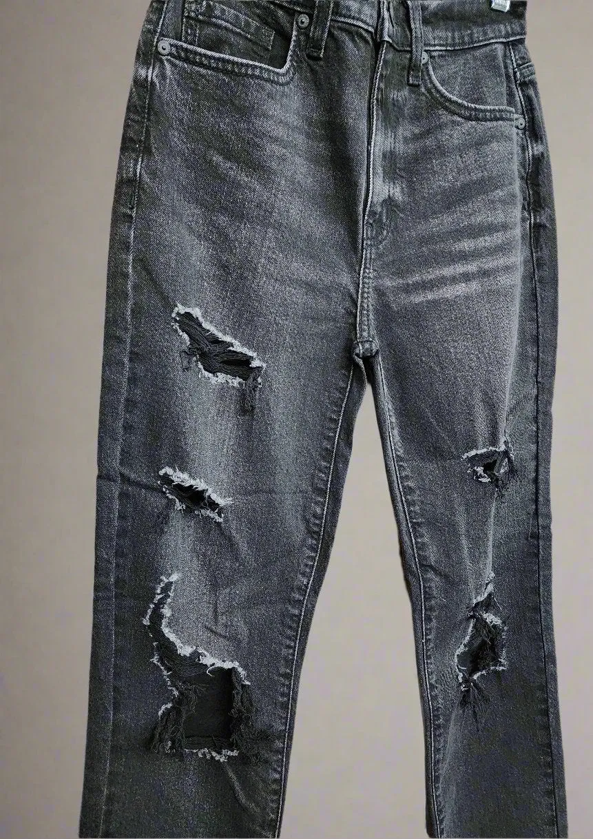 Eunina Tobi mom jeans