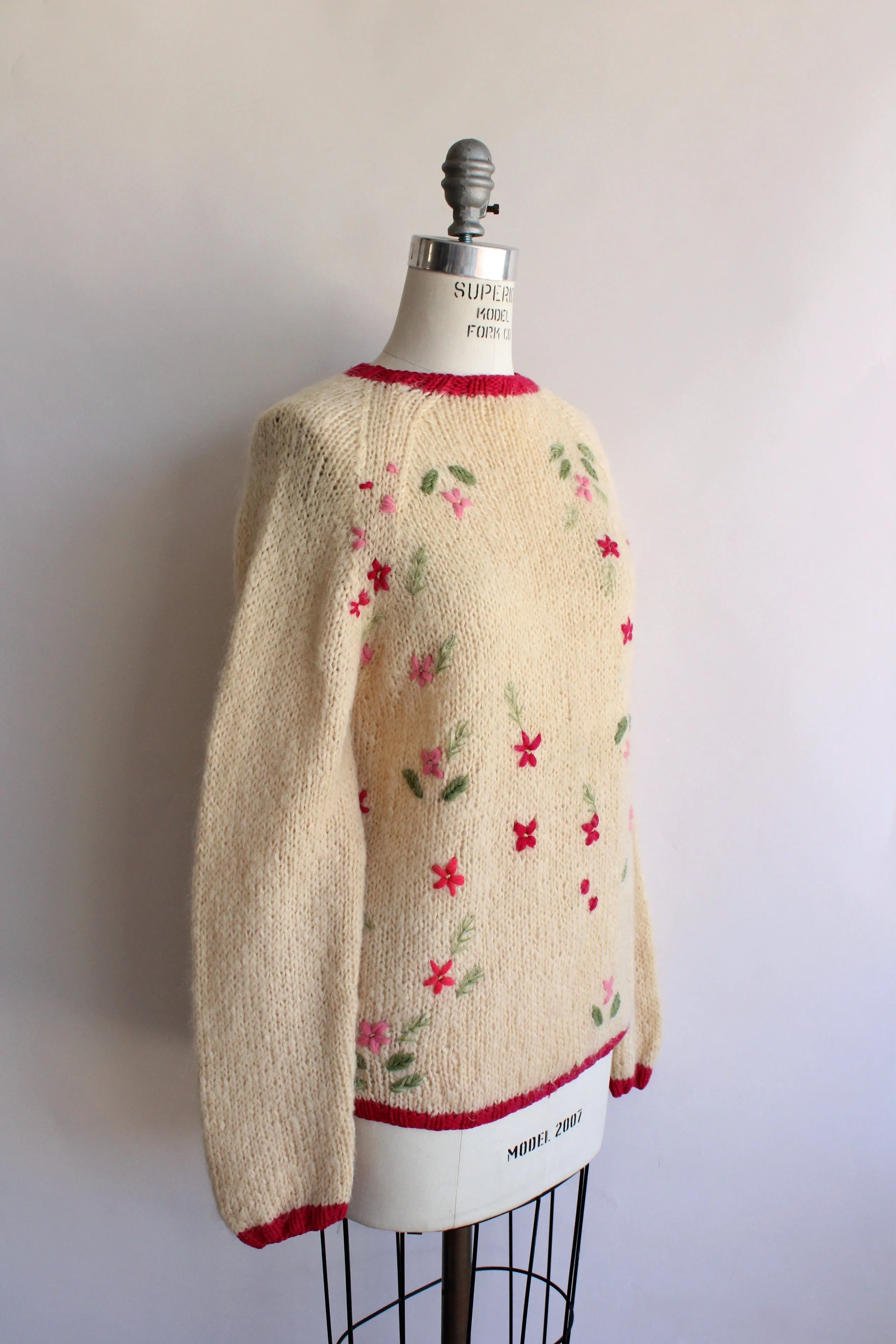 Vintage 1960s Ilaria Handknit Embroidered Sweater
