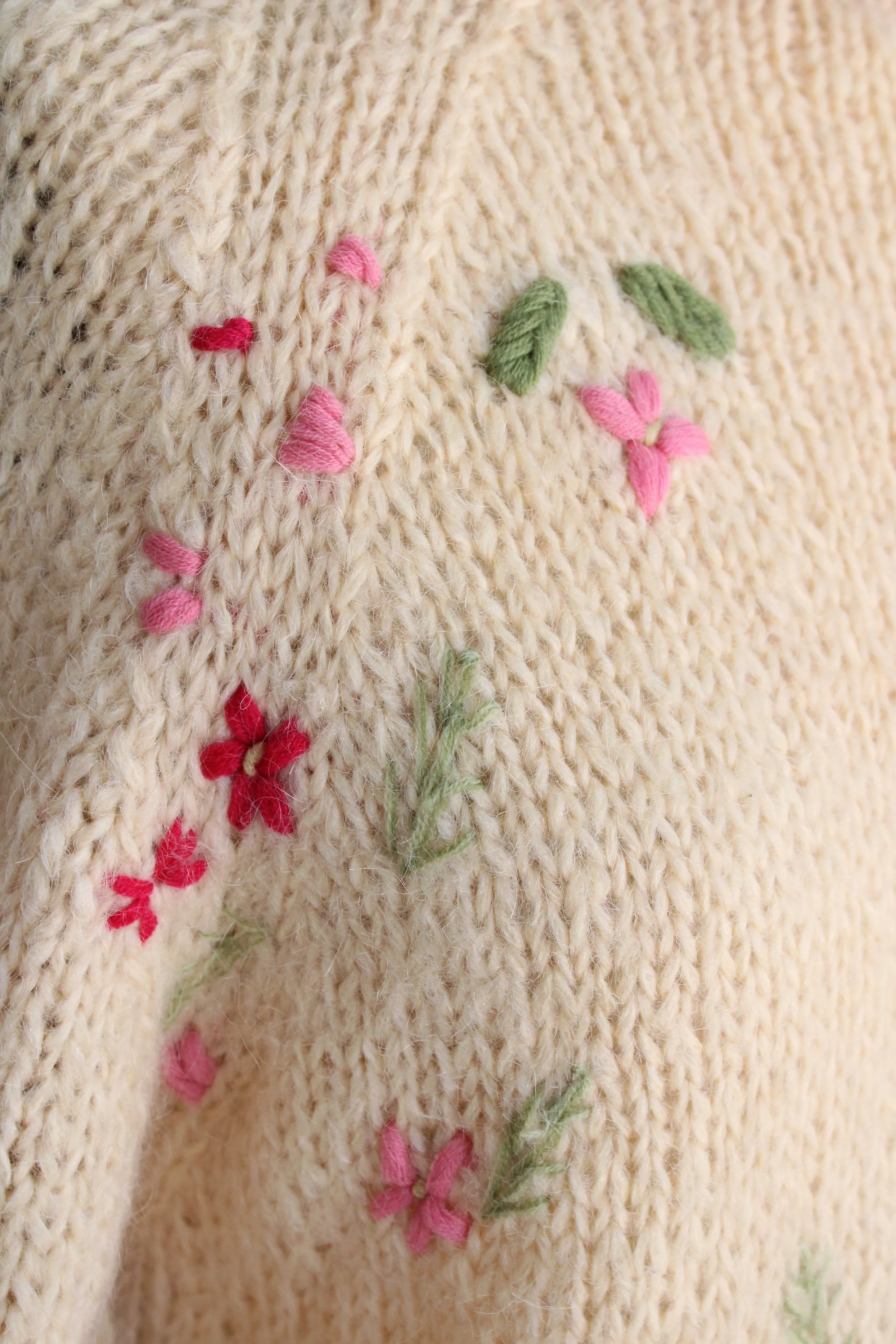 Vintage 1960s Ilaria Handknit Embroidered Sweater